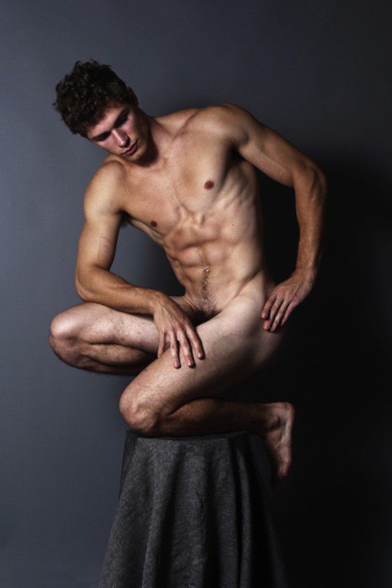 ♺ Model Julian Jiamachello nude photos