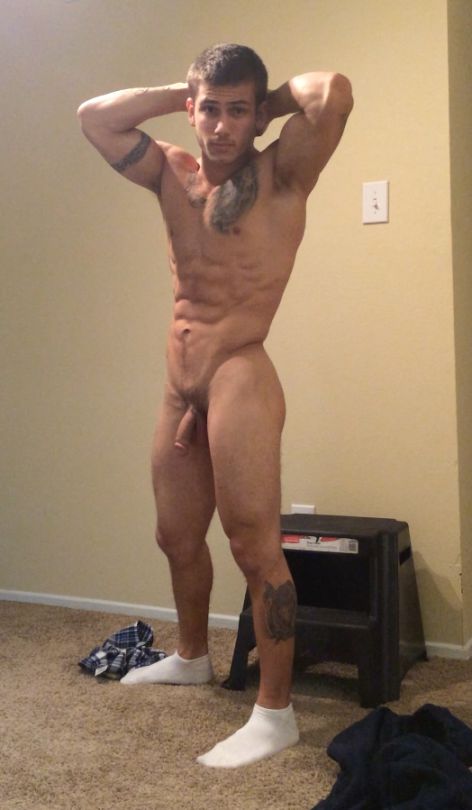 New Michael Hoffman naked flexing (feb 2015) and bonus gifs