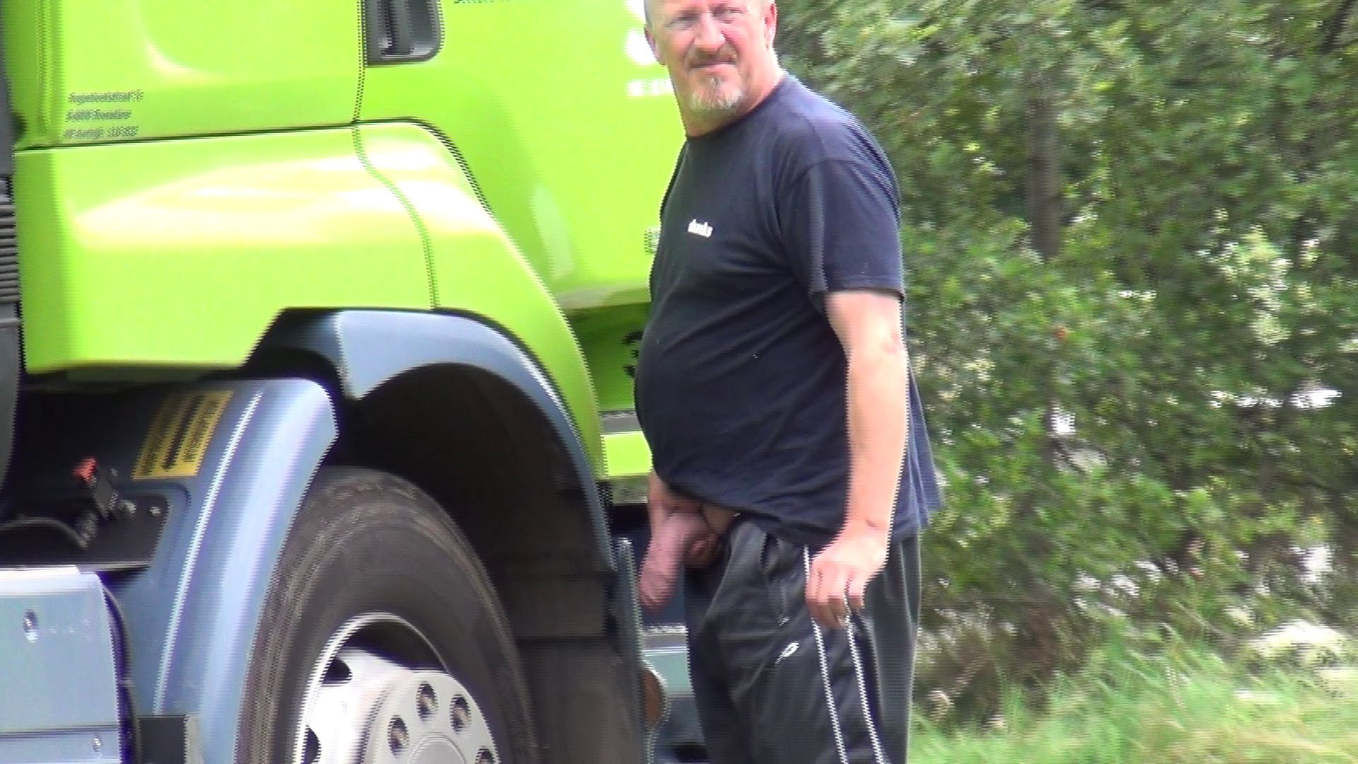 Trucker Caught Peeing August 2012 59 Hd