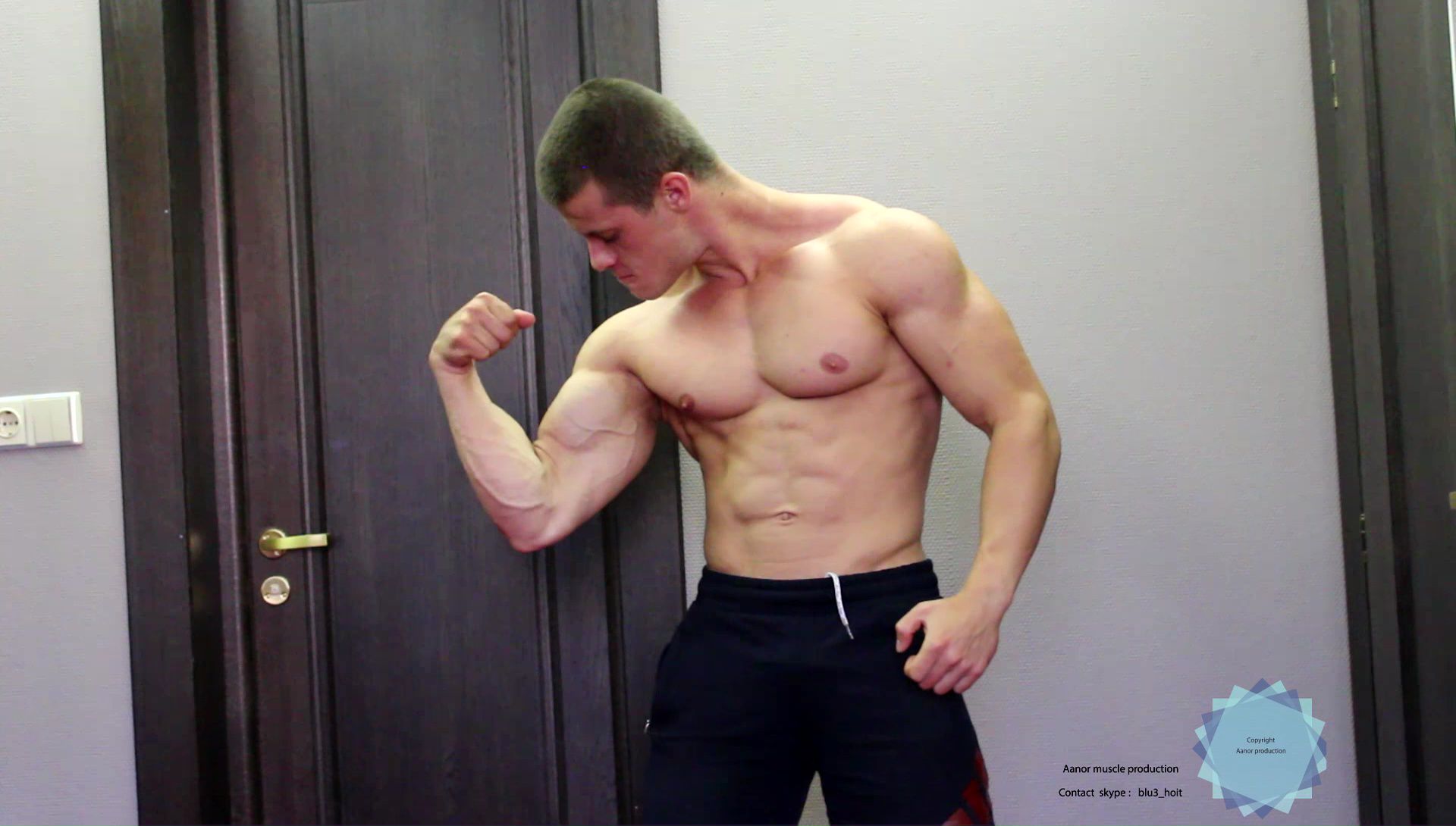 Muscle Collection-DreamStar-Cocky Muscle Flexing and Shirt RIpping.