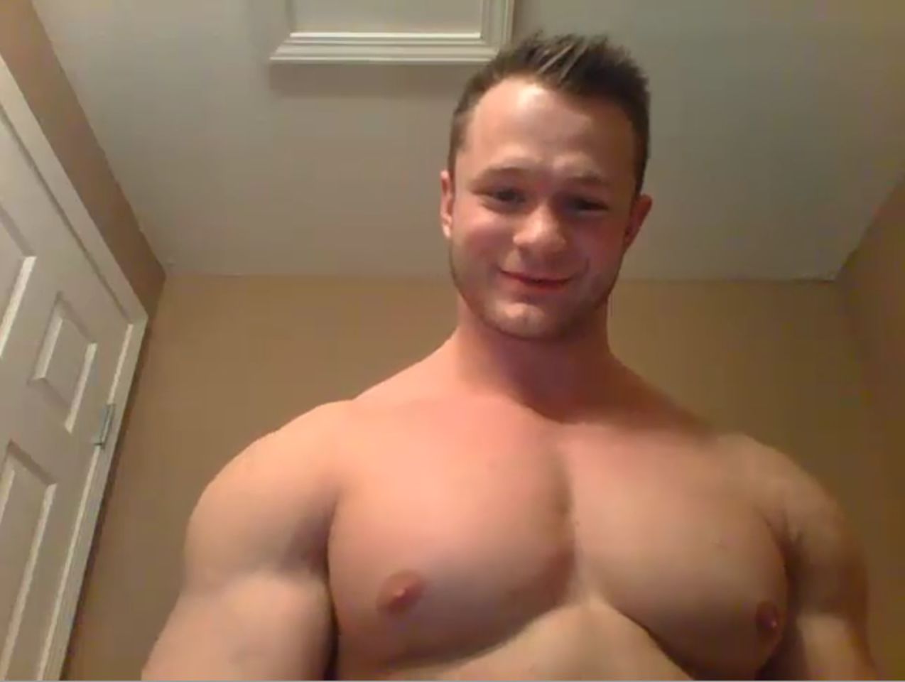 Bodybuilder Joey Sullivan aka Daniel Carter December Webcam.