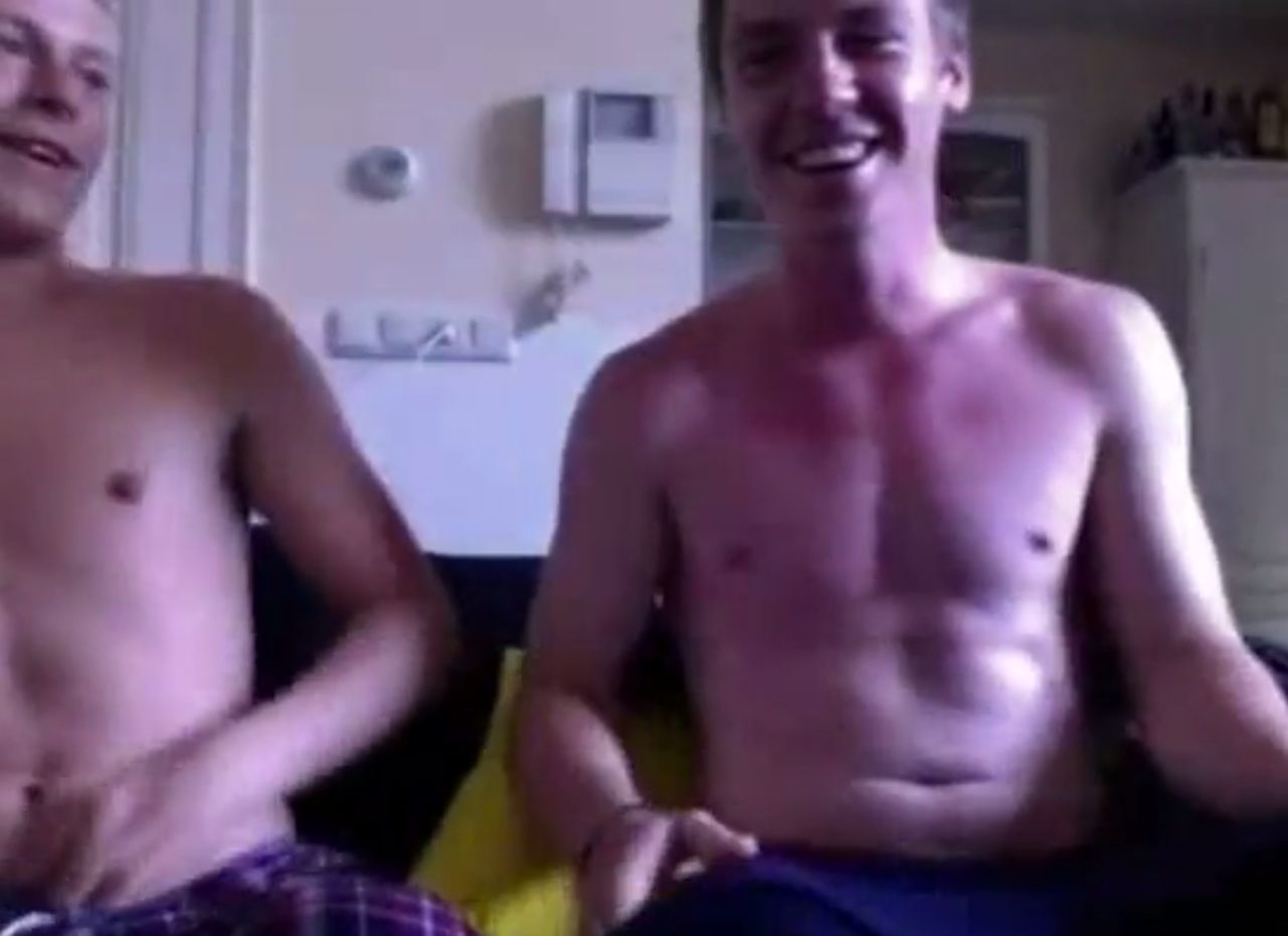 Guy jerking his dick on webcam