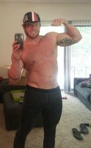 Muscle bear hunk AARON BRUISER (aka bodybuilder Jeremy 