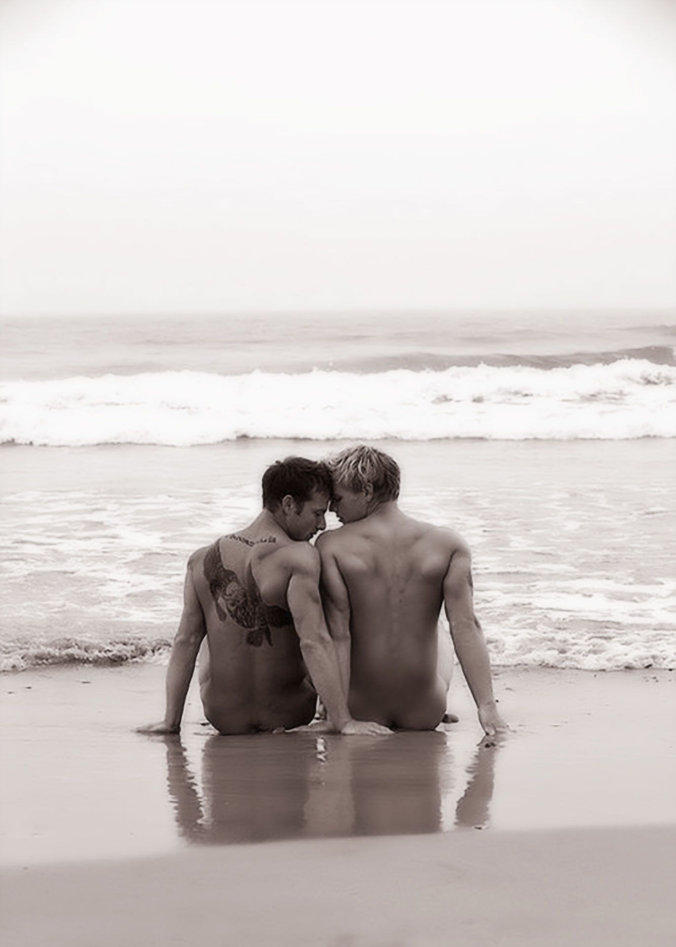 смотреть геев на пляже фото 113