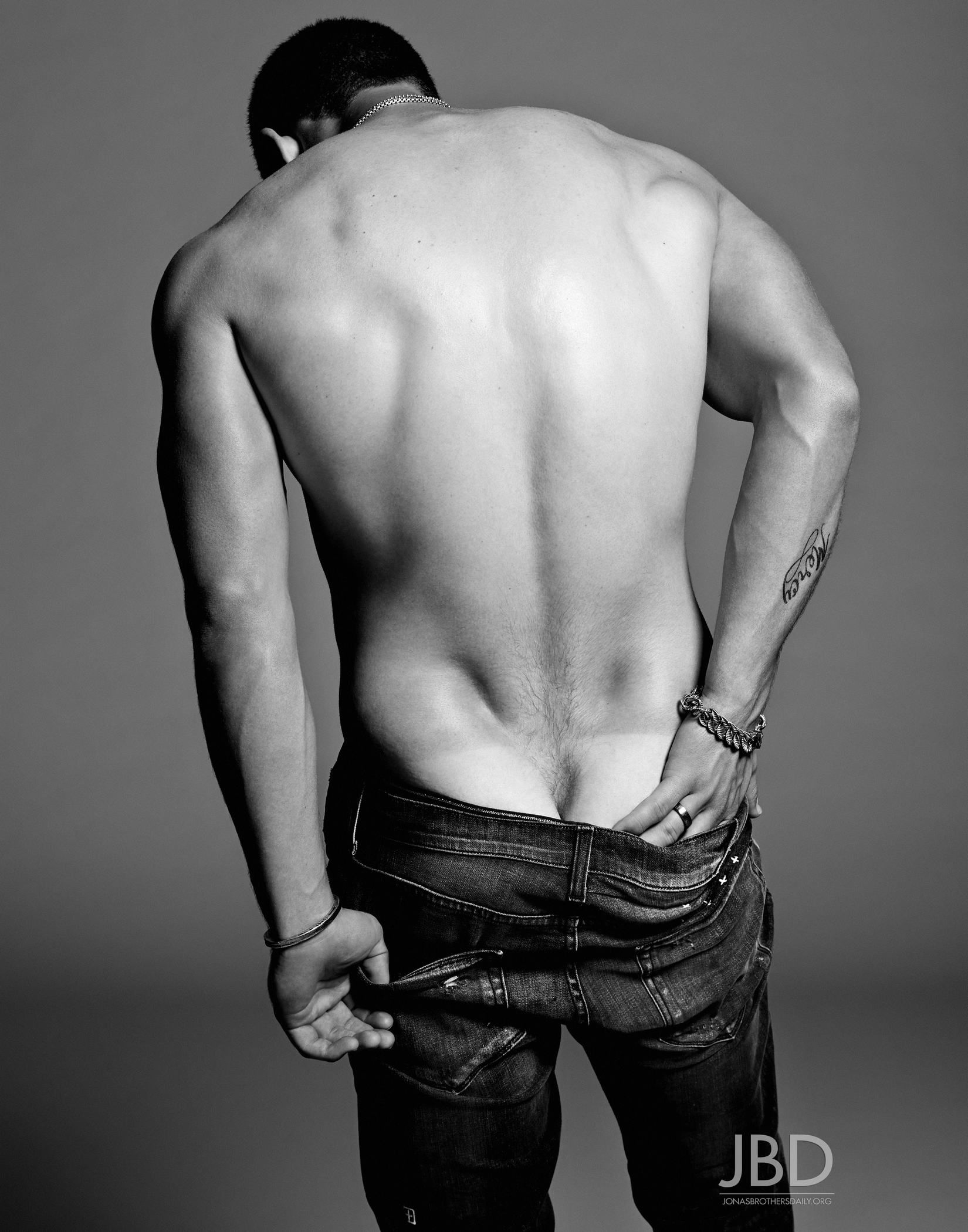 Nick Jonas Flaunt Magazine Photoshoot (UHQ) .