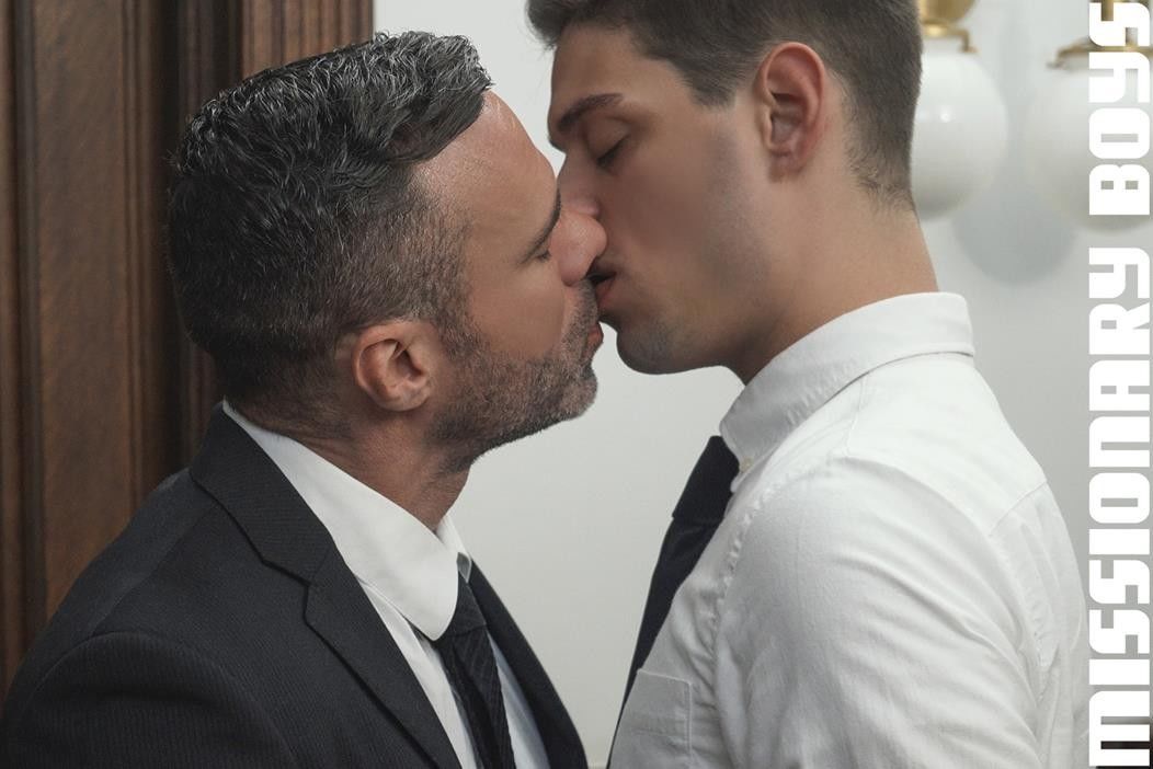 Free good quality gay men videos