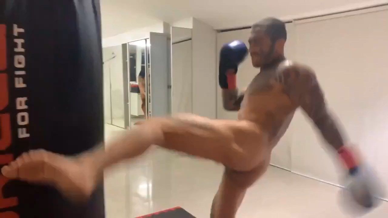 Nude Kick Boxing