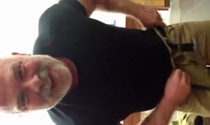 Amateur - Daddy changes, works out and flexes his muscles in gym (TexBearJo...