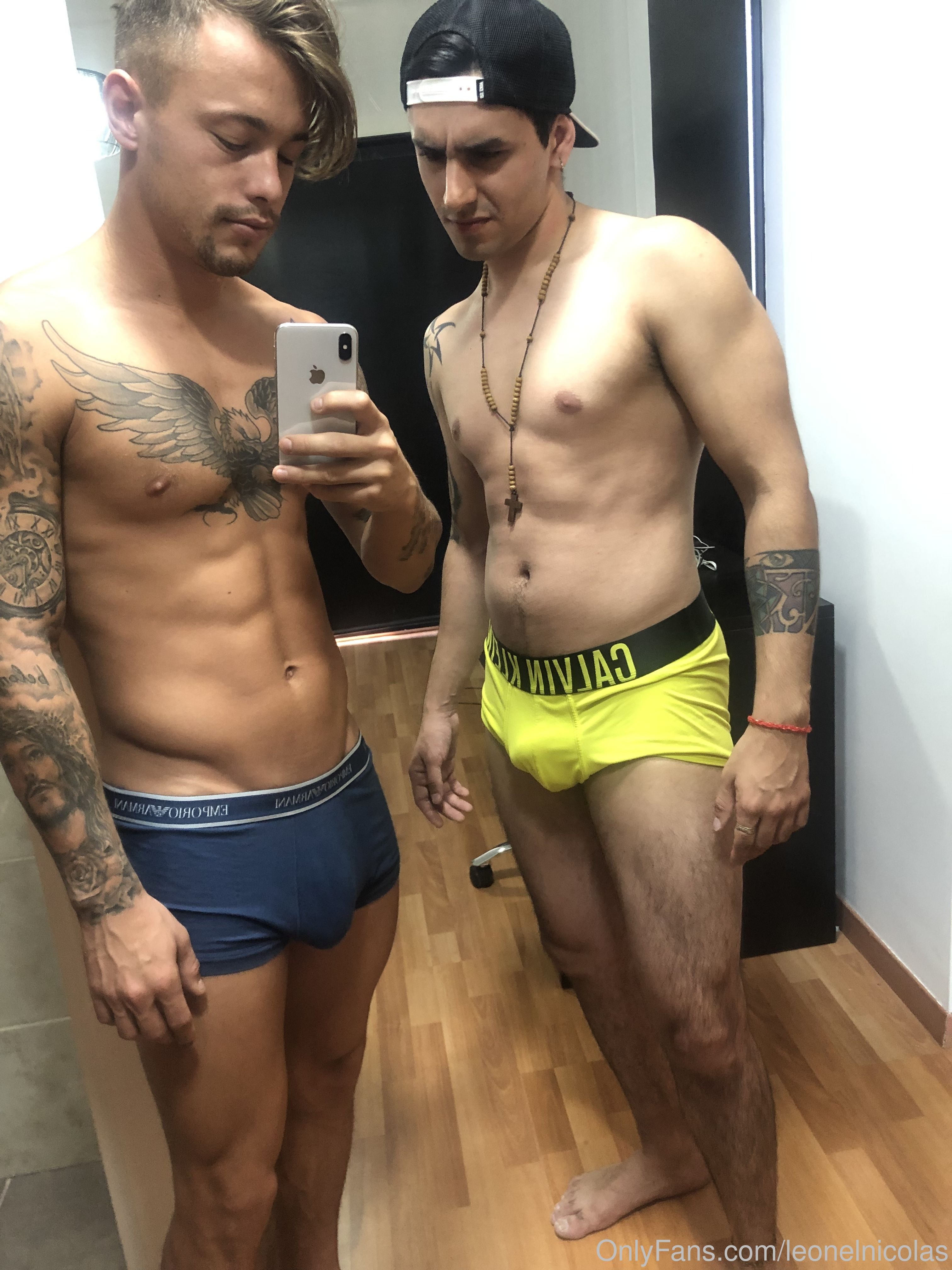 Leo parraguez acabando en su onlyfans
