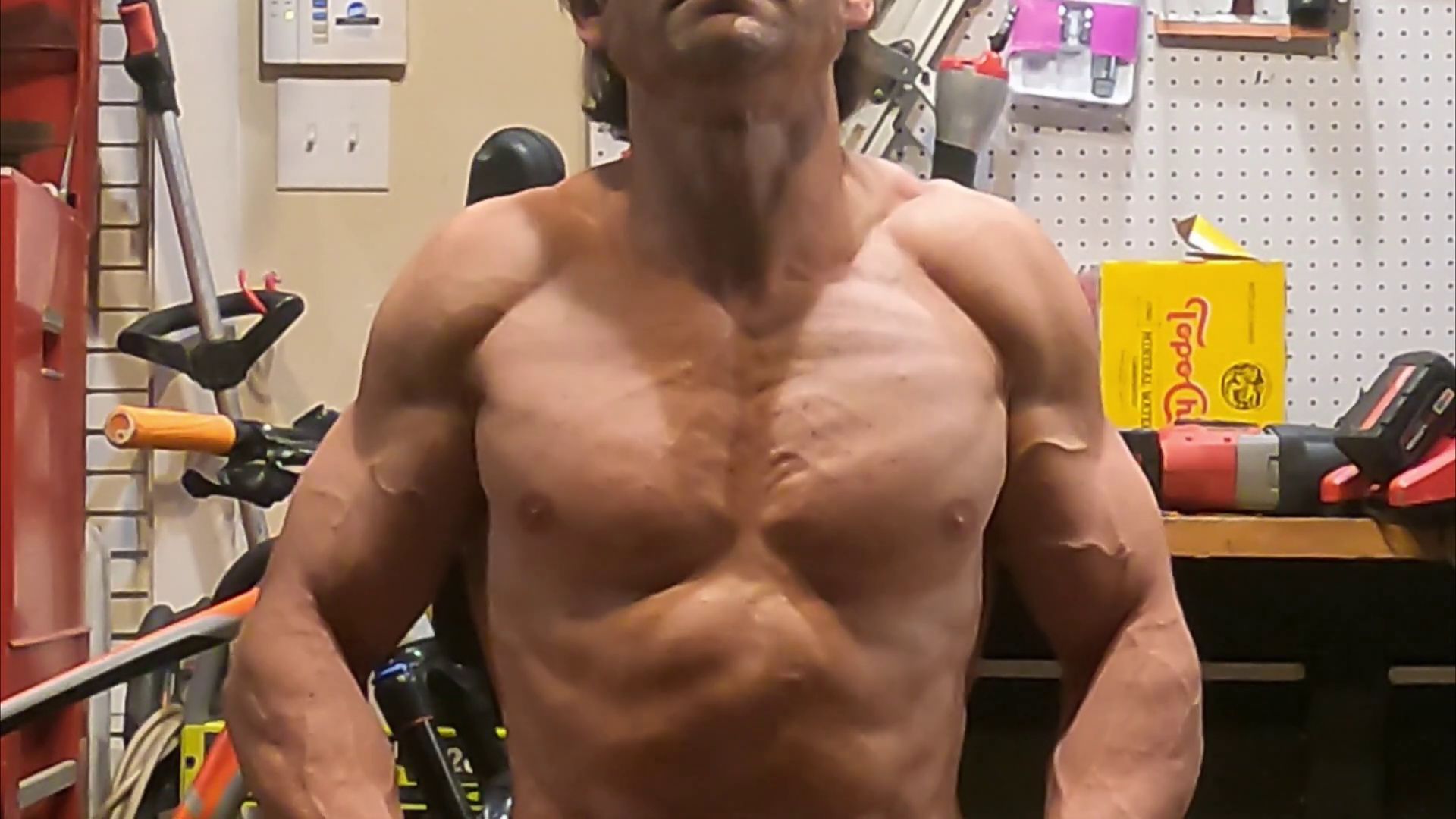 Muscle Daddy Flexing (Insane Vascularity) .