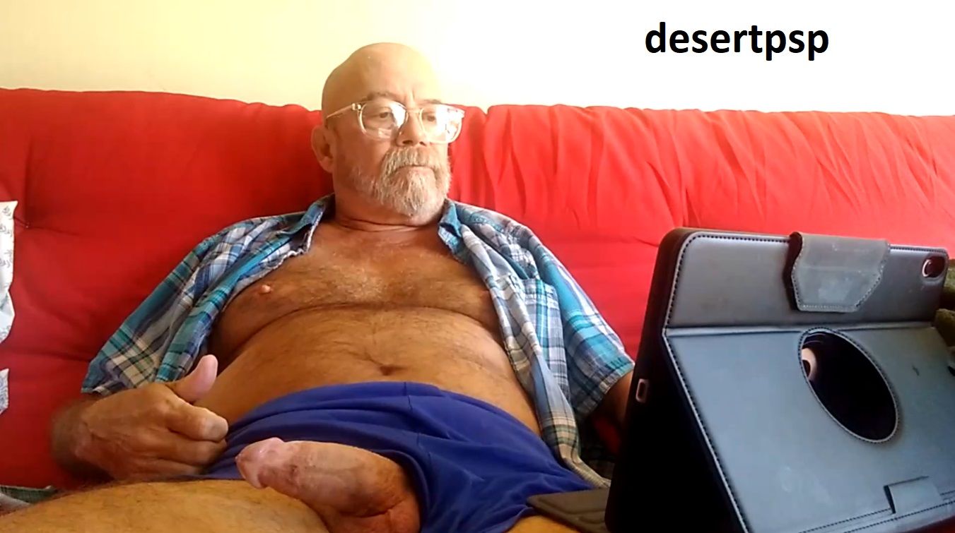 Slideshow older guy cumming.