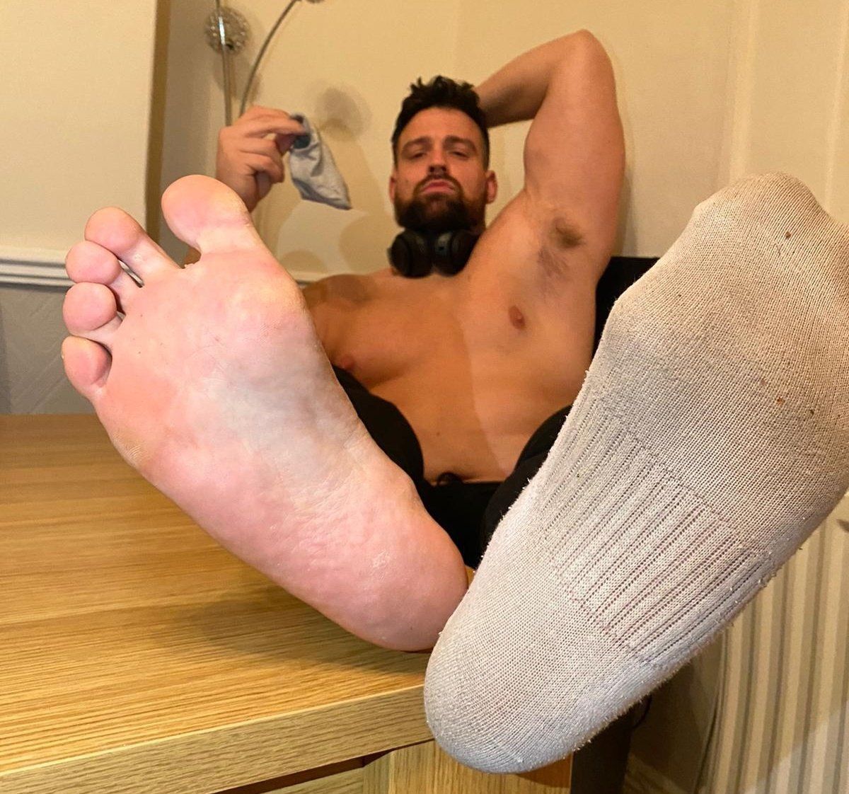 Straight Cashmaster Sir Ollie Moore OnlyFans Collection.