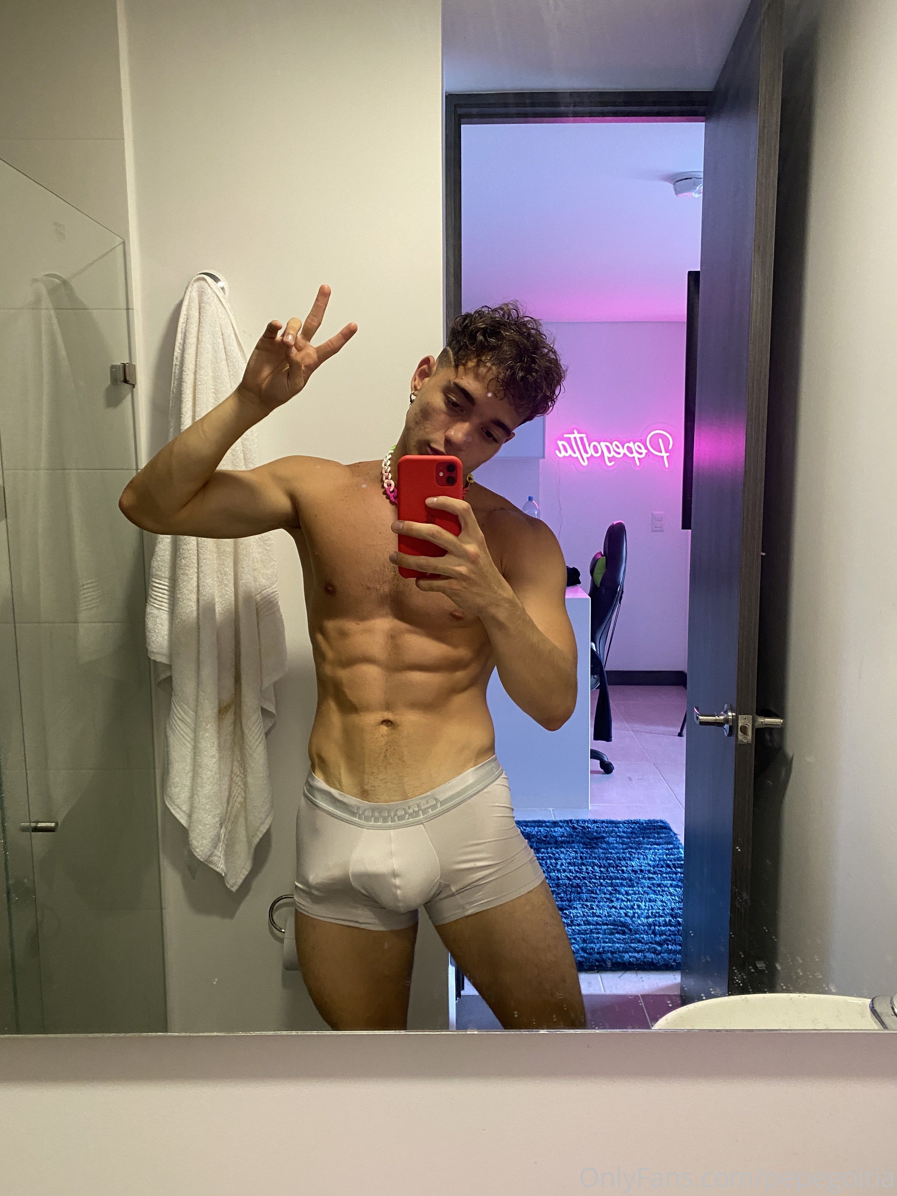 Slideshow pepe goitia porn.