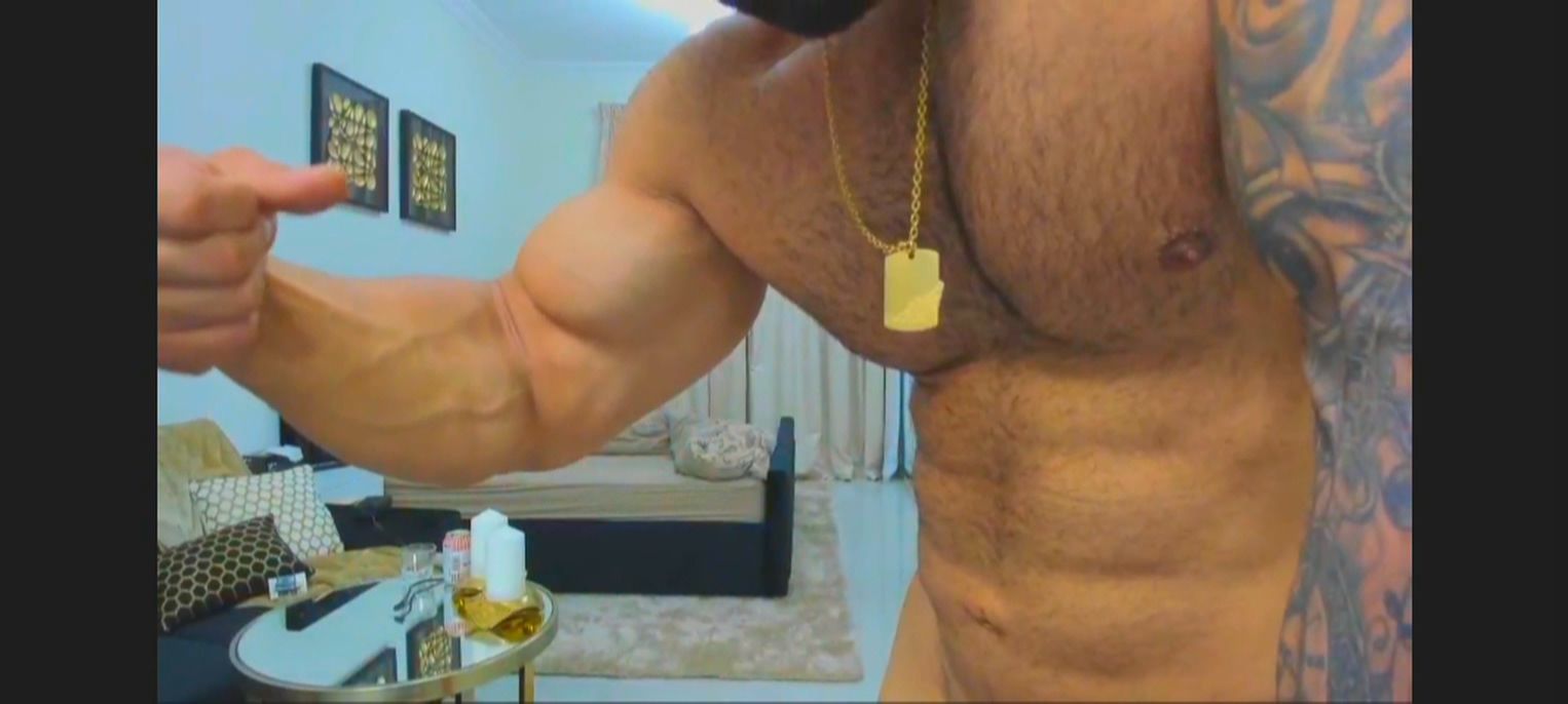 Romanian Muscle Hunk