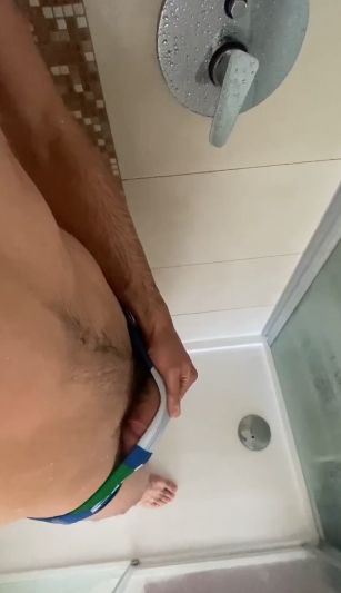 Diver Vladimir Barbu nude- a look beneath the Speedo